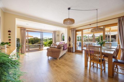 6 bedroom detached house for sale, BASCOMBE ROAD CHURSTON FERRERS