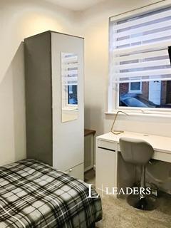 3 bedroom terraced house to rent, Darnley Street; Shelton; ST4