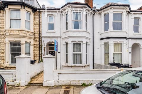 Studio to rent, Worthing Road, Southsea