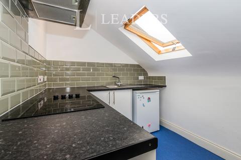 Studio to rent, Worthing Road, Southsea