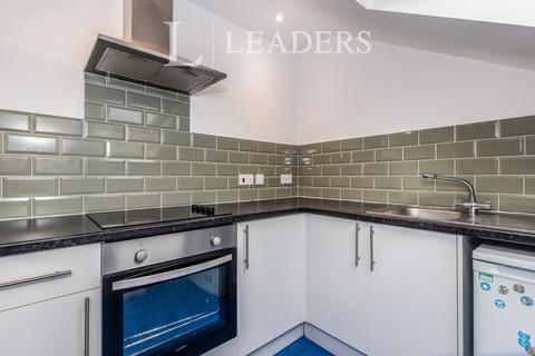 Studio to rent, Worthing Road, Southsea