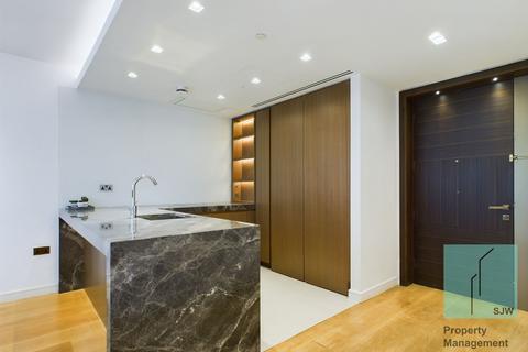 Studio to rent, Portugal Street, London WC2A
