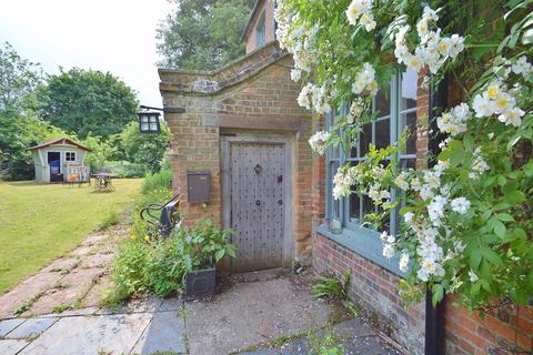 5 bedroom semi-detached house for sale, High Street, Lewknor