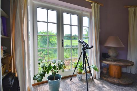 5 bedroom semi-detached house for sale, High Street, Lewknor
