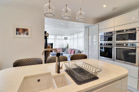 41 Athold Drive, Ossett, WF5 0PX