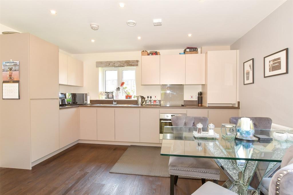 Lounge/Kitchen/ Dining Area