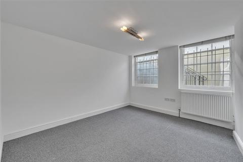 3 bedroom apartment to rent, Pond Street, London NW3