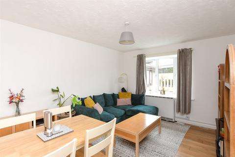 1 bedroom flat for sale, Belgravia Court, Horley RH6