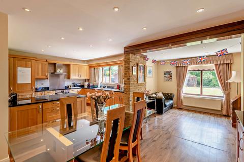 4 bedroom detached house for sale, Green Close, Chelmsford