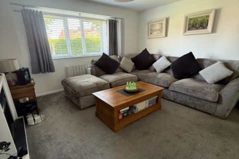 1 bedroom flat to rent, KINGSWINFORD - Laburnum Road
