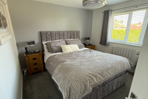 1 bedroom flat to rent, KINGSWINFORD - Laburnum Road