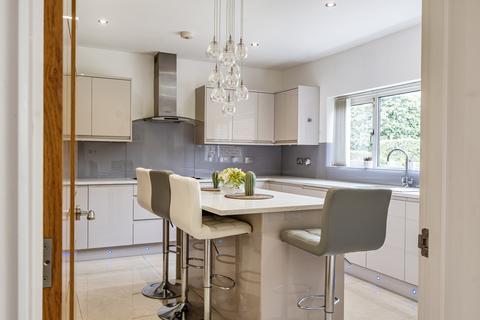 4 bedroom detached house for sale, Sandy Lane, Sutton SM2