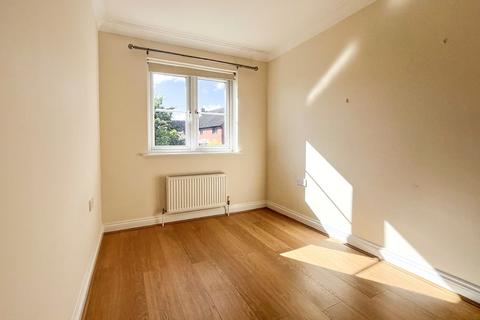 2 bedroom end of terrace house to rent, Maple Way, Essex CM6