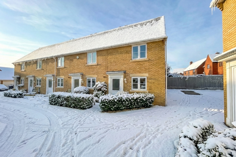 2 bedroom end of terrace house to rent, Maple Way, Essex CM6