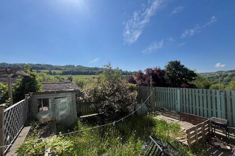 4 bedroom end of terrace house for sale, Daisy Hill Close, Halifax HX2