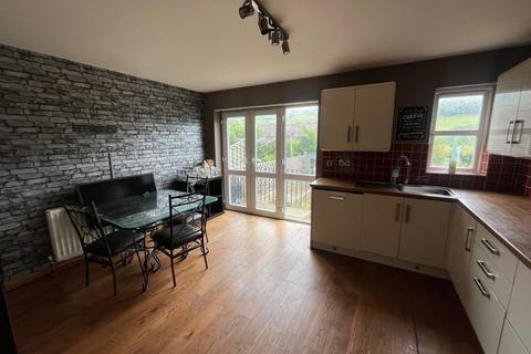 4 bedroom end of terrace house for sale, Daisy Hill Close, Halifax HX2