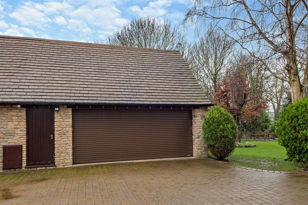 8638209-exterior22-8