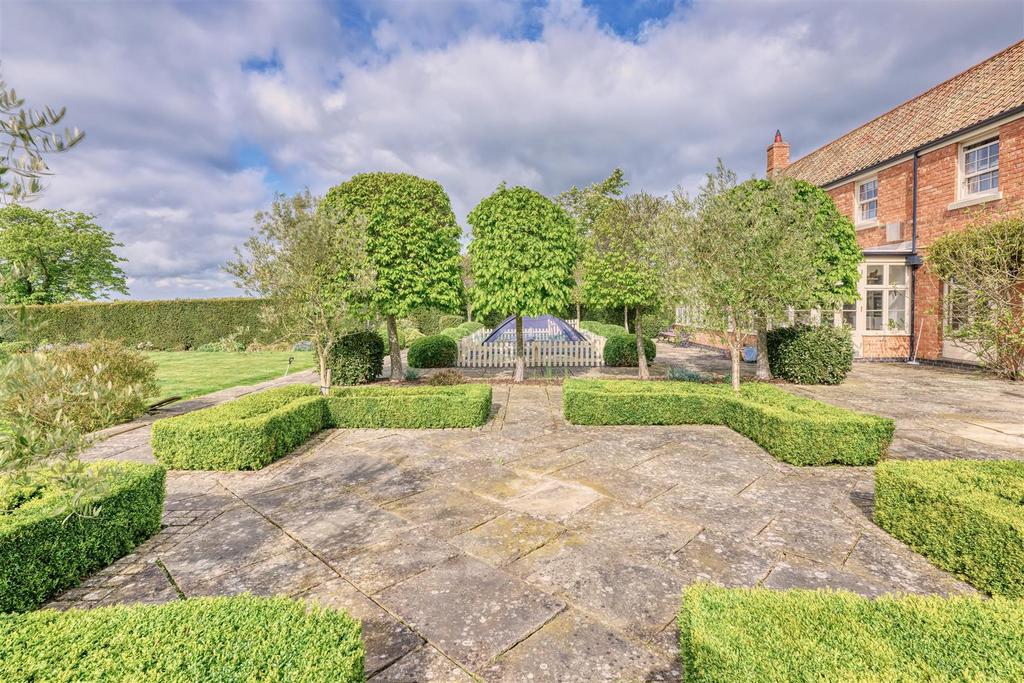 9-Brook Lodge - Exte