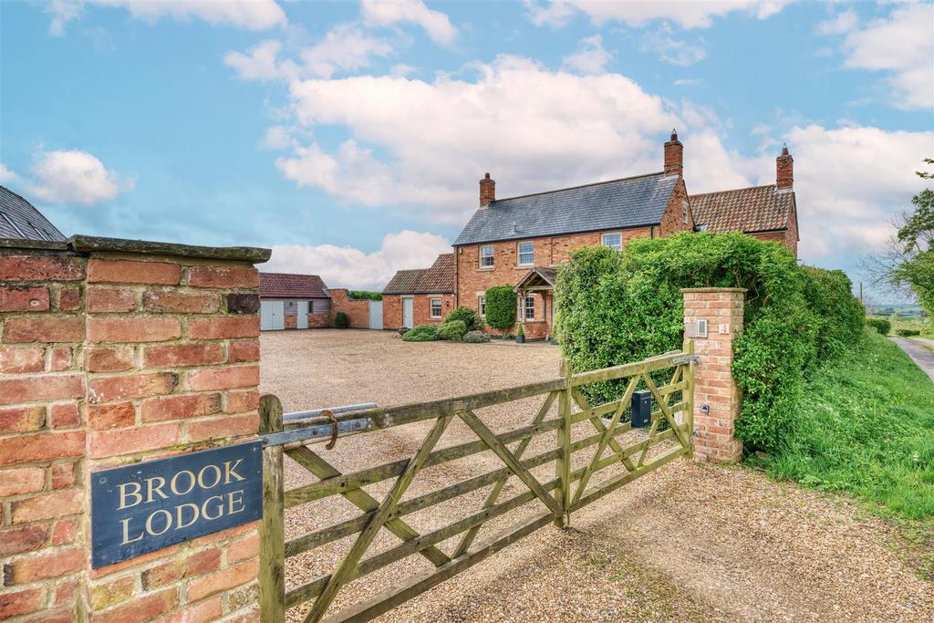 1-Brook Lodge - Exte