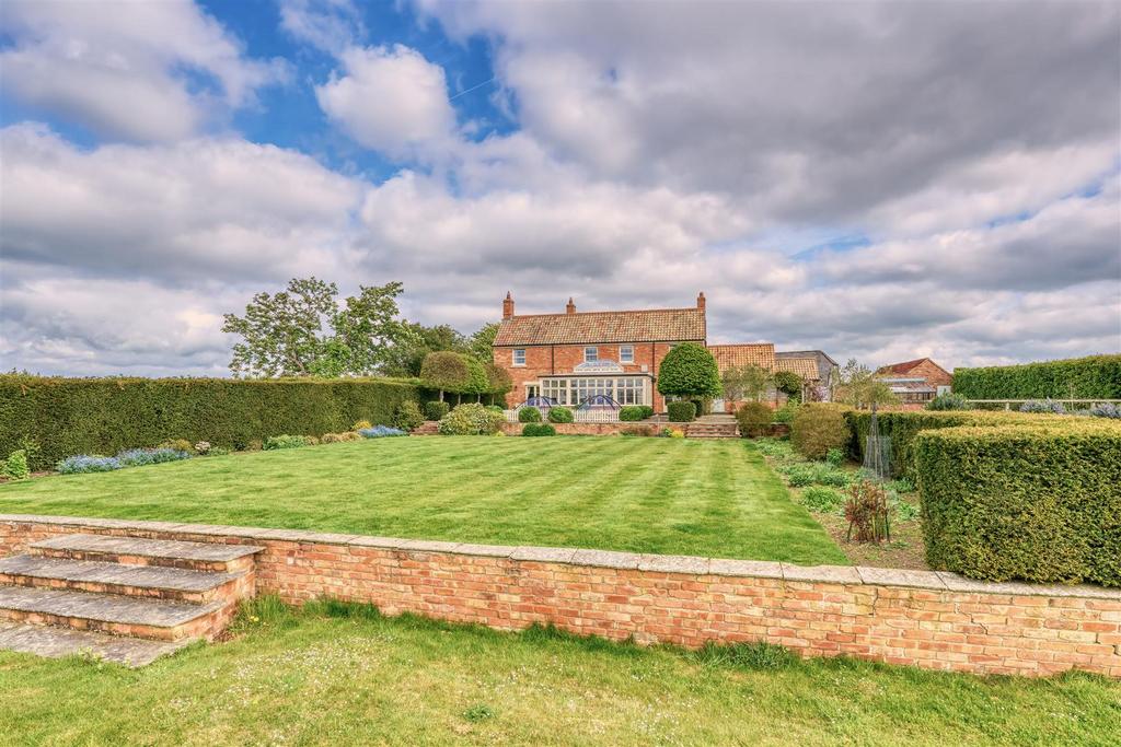 16-Brook Lodge - Ext