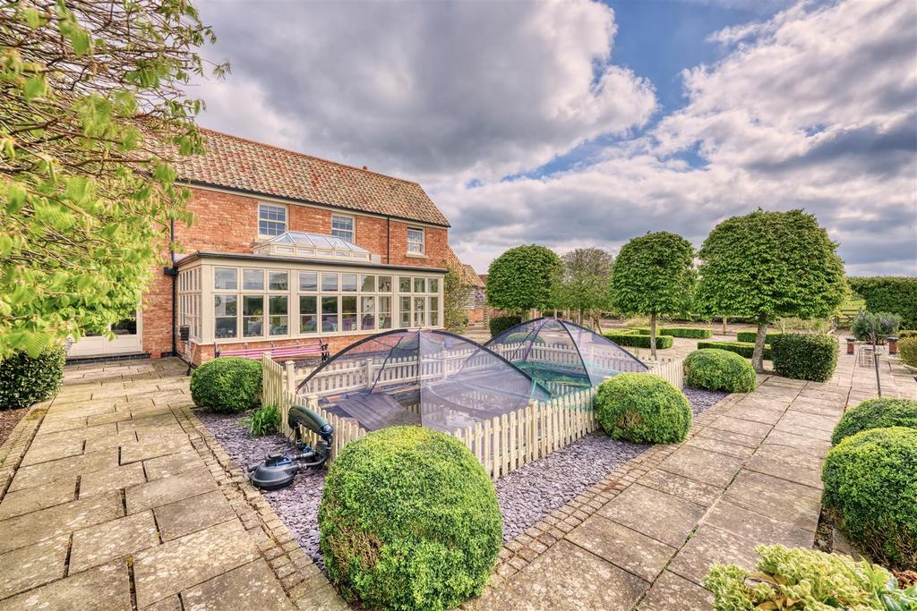 13-Brook Lodge - Ext