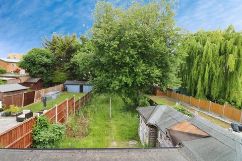 3 bedroom end of terrace house for sale, Cardinal Drive, Ilford IG6