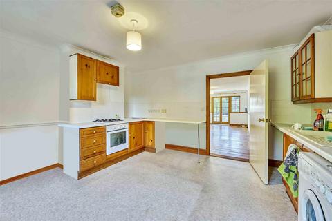 3 Ashton Road, Oundle, Peterborough, PE8 4BY