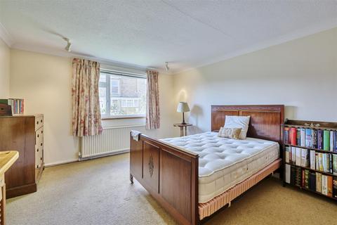 11 Danford Close, Oundle, Peterborough, PE8 4DJ
