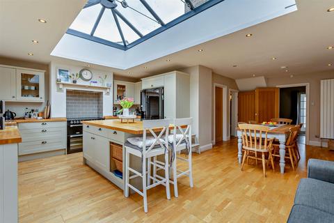 7 Drapers Close, Warmington, Peterborough, PE8 6UQ