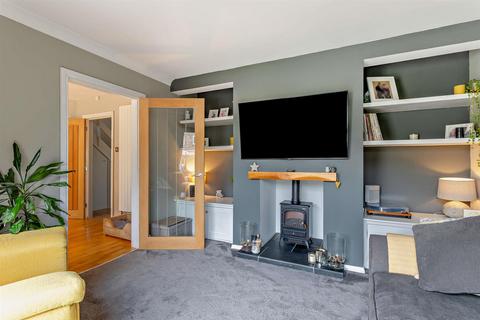 7 Drapers Close, Warmington, Peterborough, PE8 6UQ