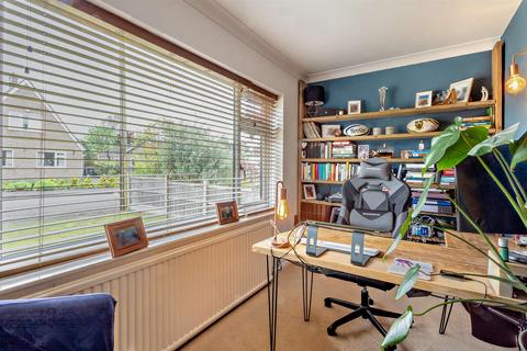 7 Drapers Close, Warmington, Peterborough, PE8 6UQ