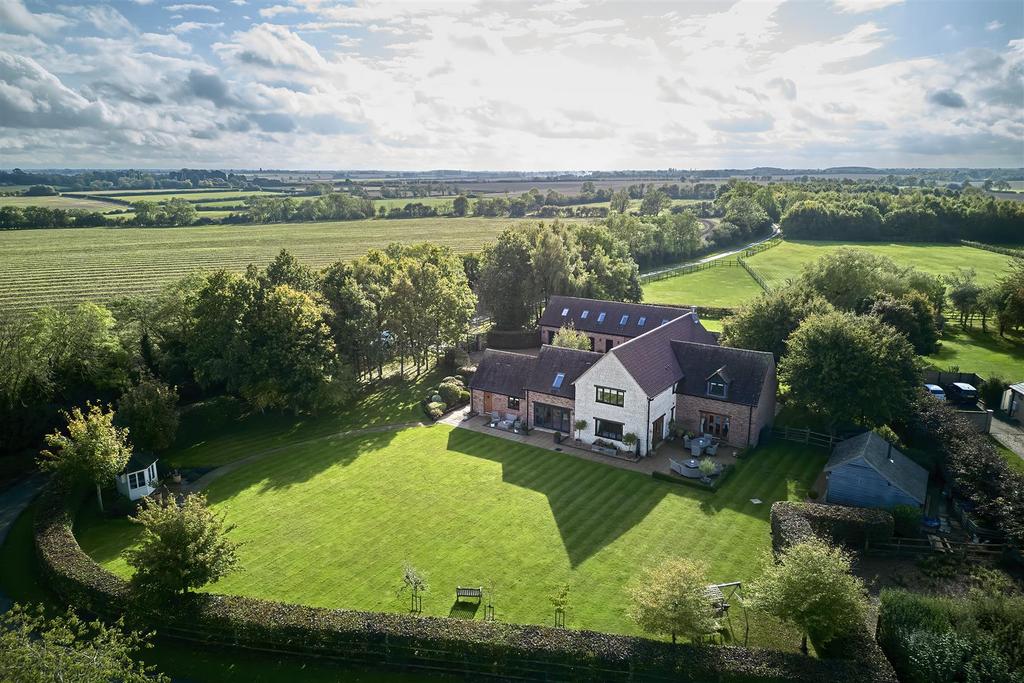 Luddington Lodge Thu