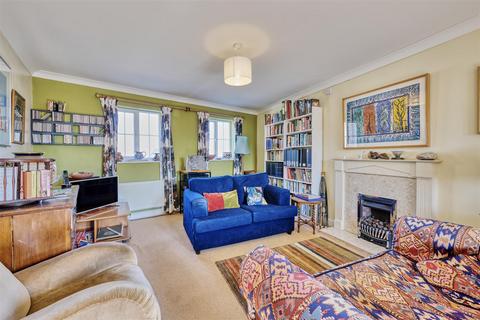 6 Bridge View, Oundle, Peterborough, PE8 4DT