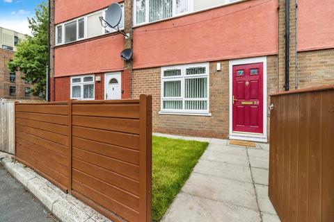 2 bedroom maisonette for sale, Brackley Avenue, Manchester M15