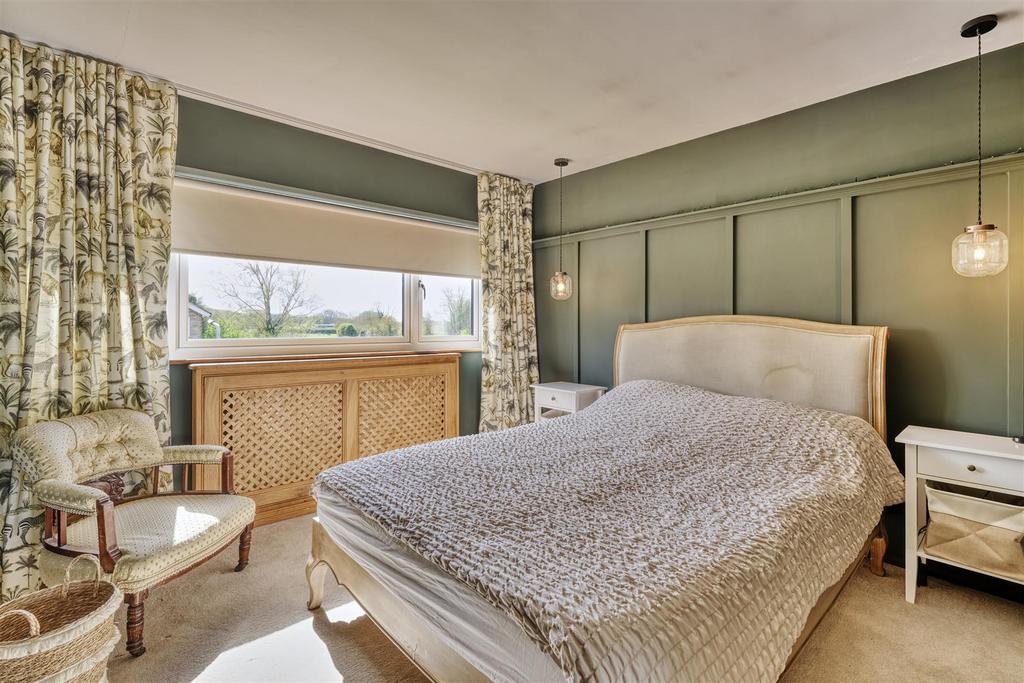 19-1 Mauntley Avenue
