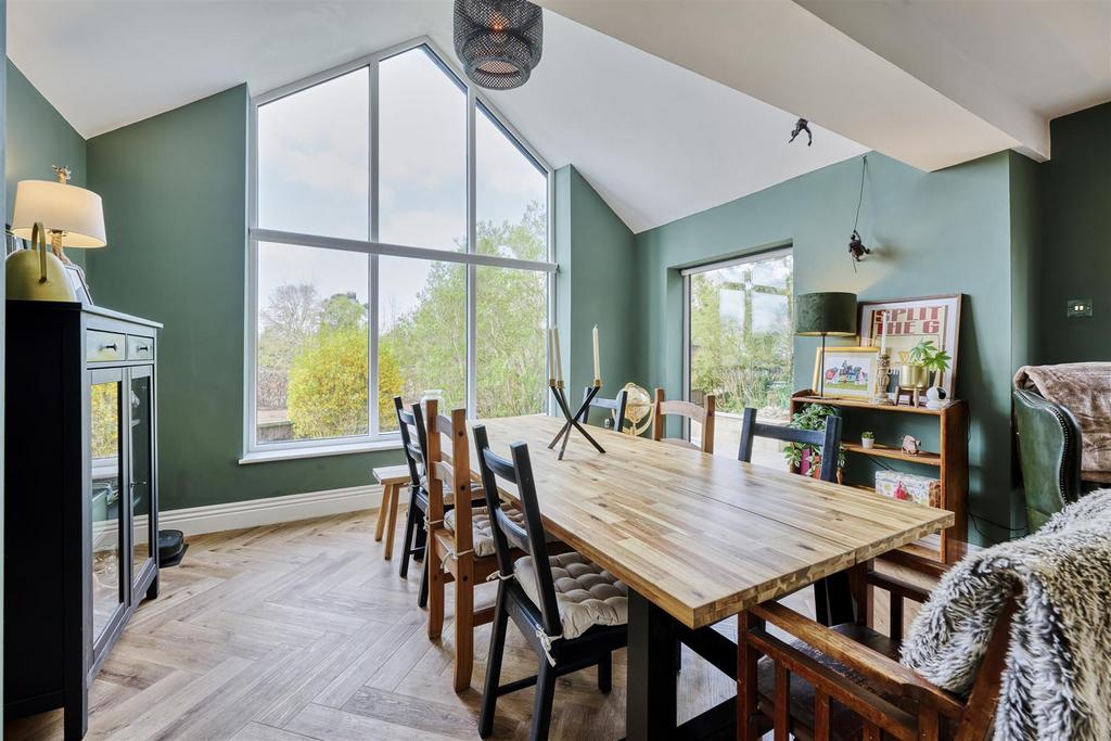11-1 Mauntley Avenue