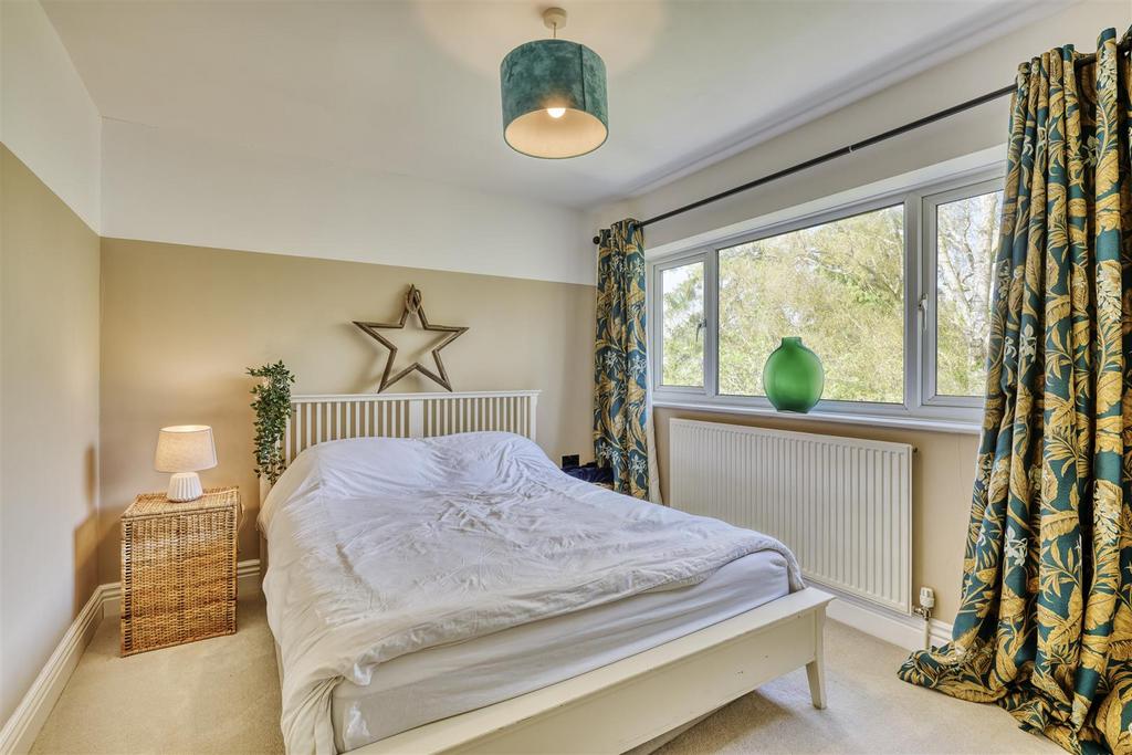18-1 Mauntley Avenue