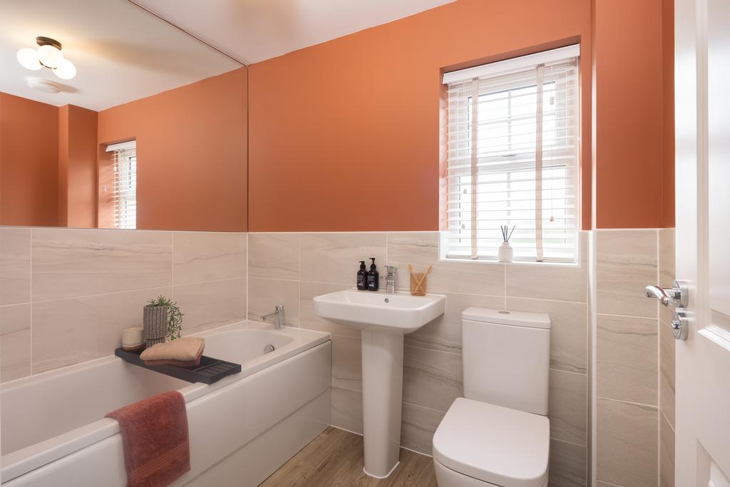 Family bathroom in the 4 bedroom Sudbury