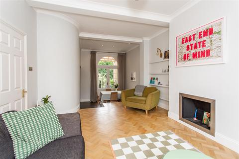 4 Cavendish Terrace, London, E3 5AY