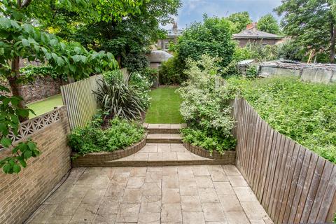 4 Cavendish Terrace, London, E3 5AY
