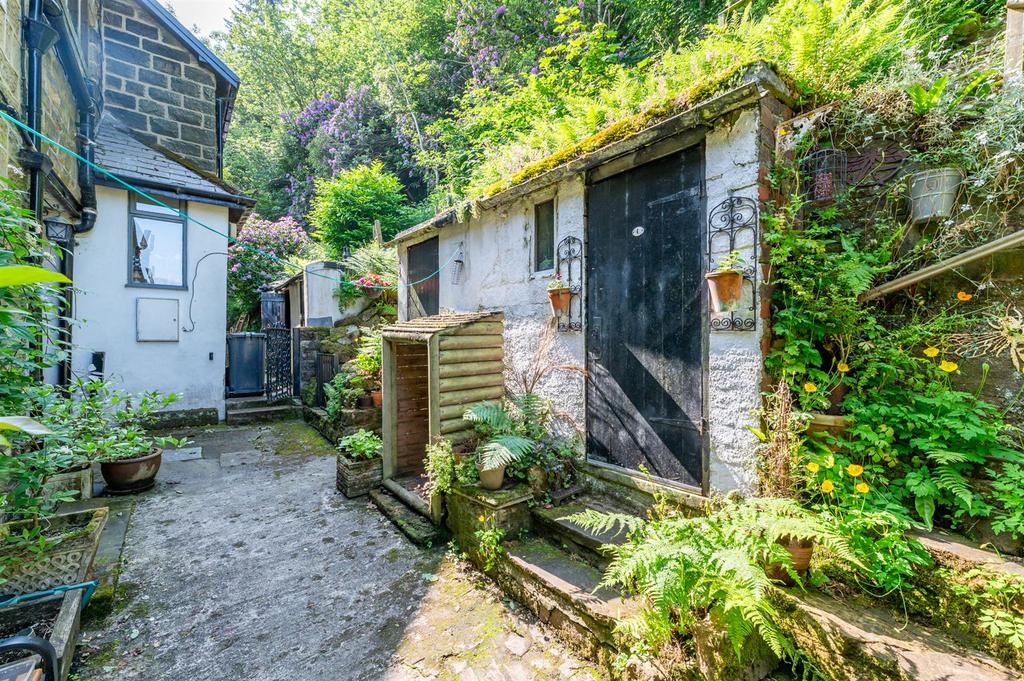 Rear & x1 Outhouse Store