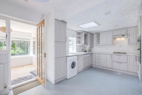 Round Corners Hedsor Road, Bourne End, SL8 5DH