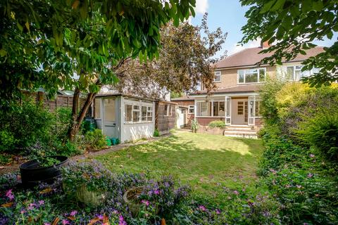 Round Corners Hedsor Road, Bourne End, SL8 5DH