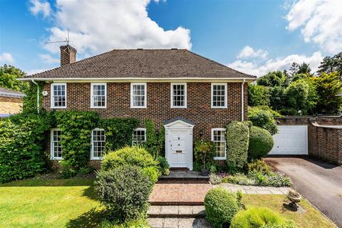 1 Drayton Close, Fetcham, Leatherhead, KT22 9EZ