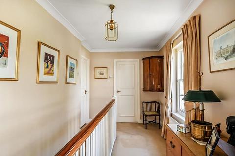 1 Drayton Close, Fetcham, Leatherhead, KT22 9EZ
