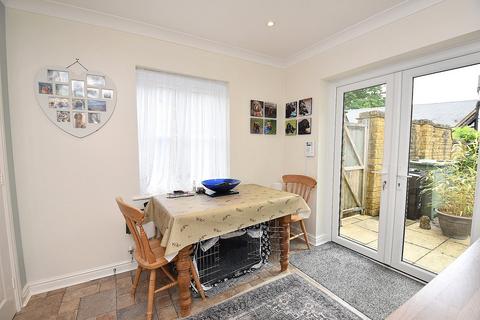 4 Blackberry Close, Shepton Mallet, BA4 4EJ