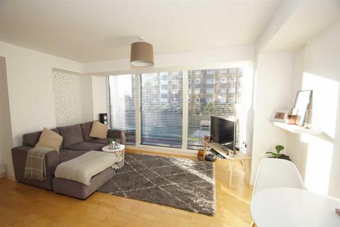 1 bedroom flat for sale, Saxton, The Avenue, Leeds