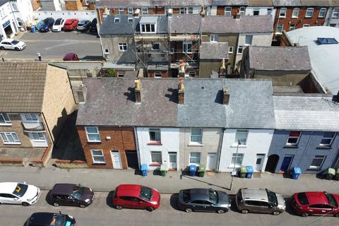 2 bedroom terraced house for sale, Hoxton Road, Scarborough, North Yorkshire, YO12