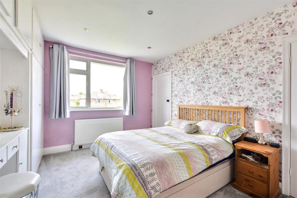 Bedroom 1 2.jpeg