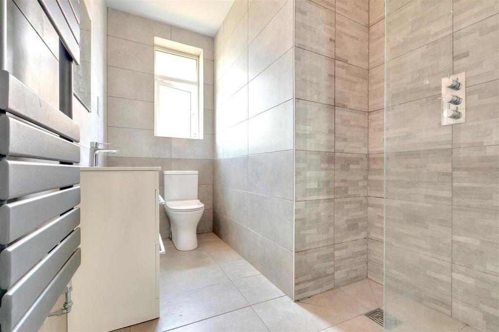 Ensuite.jpeg